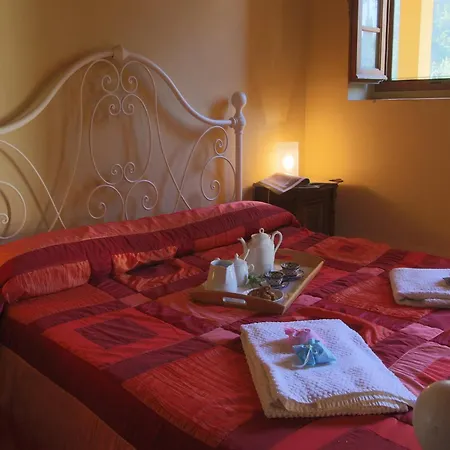 Modern In Castelfranco Di Sopra With Swimming Pool Apartment