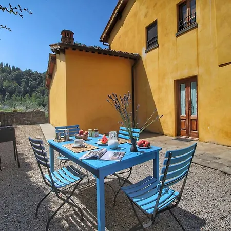 Modern In Castelfranco Di Sopra With Swimming Pool Apartment