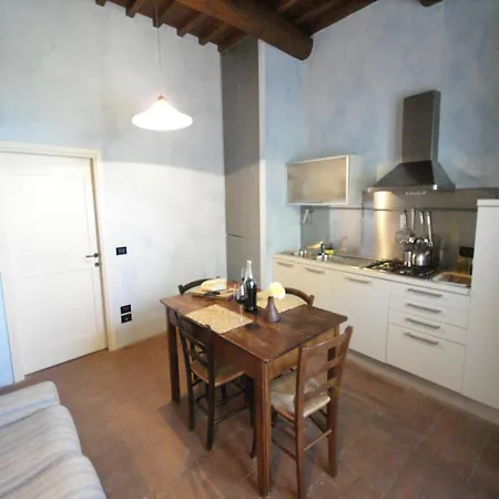 Modern In Castelfranco Di Sopra With Swimming Pool Апартаменты