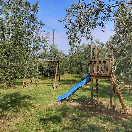 Modern In Castelfranco Di Sopra With Swimming Pool Апартаменты *