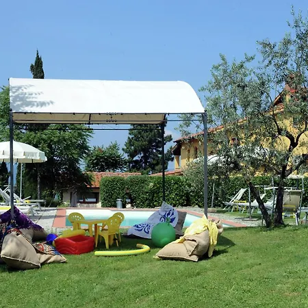 Modern In Castelfranco Di Sopra With Swimming Pool Апартаменты *